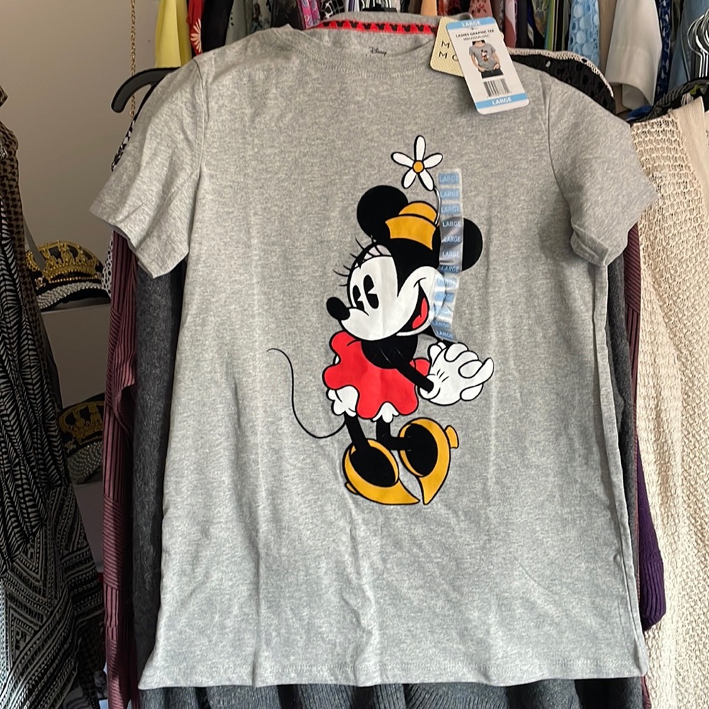 NWTS Licensed Minnie Mouse Women’s Graphic T-shirt Large